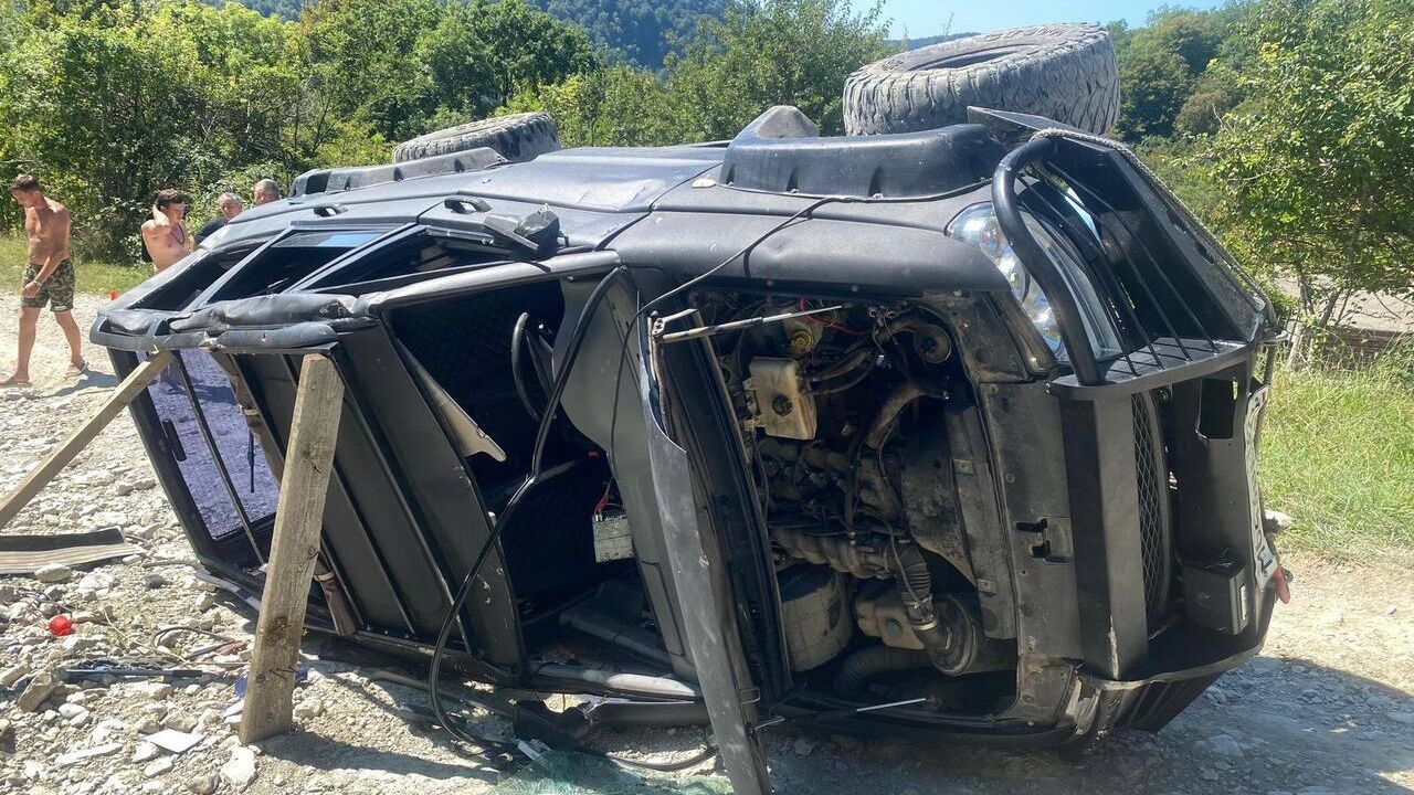 В Сочи задержали водителя "УАЗа", попавшего в ДТП с туристами
